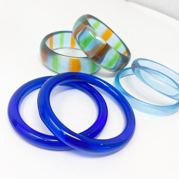 625 Six Vintage Lucite Blue Bangle Bracelet set - Picture 3 of 9